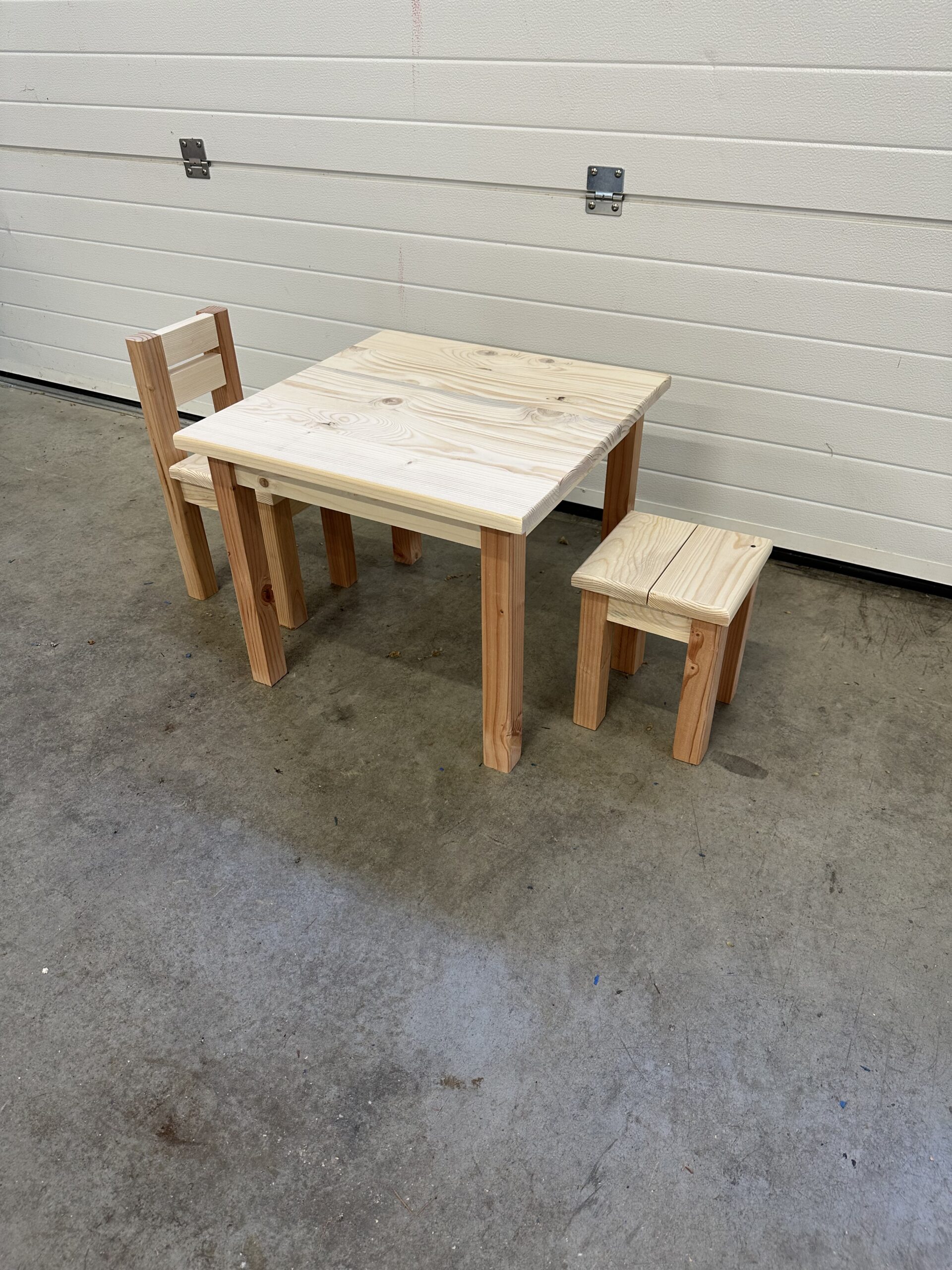 table enfant en bois