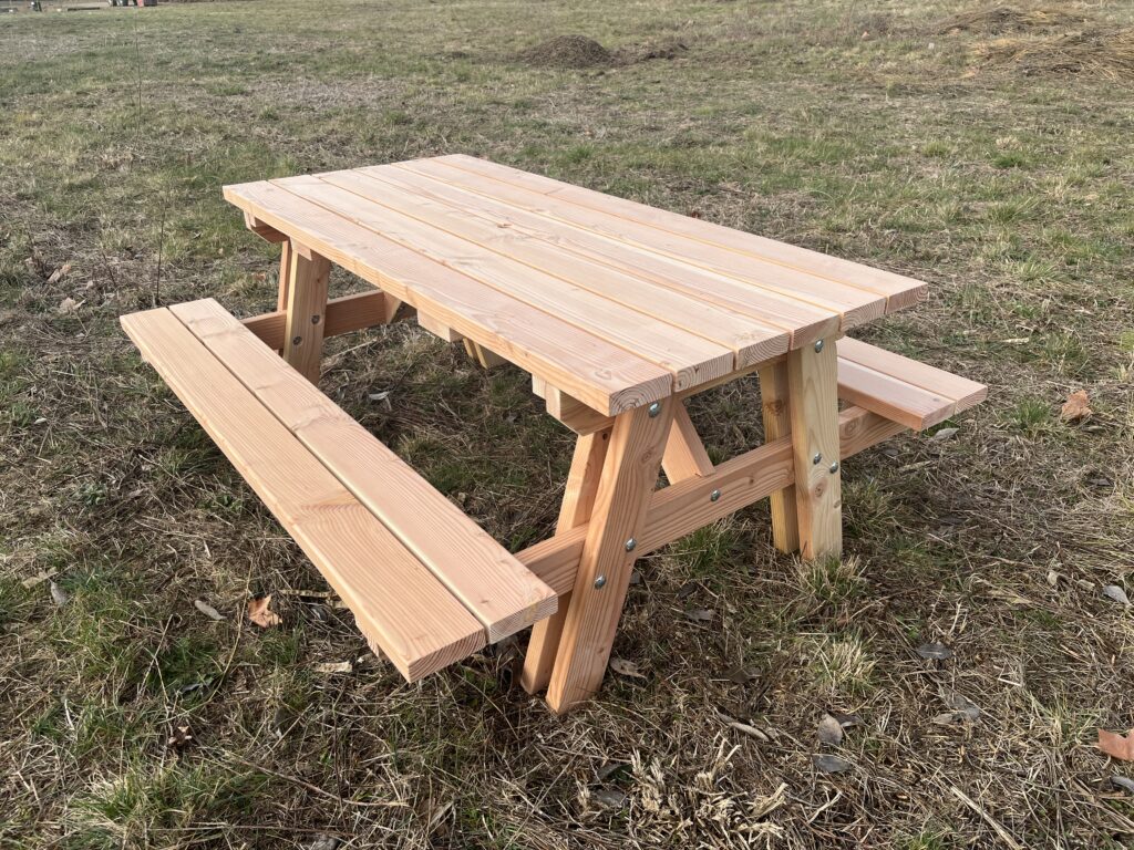 table-piquenique-bois-naturel-artisanal-delexter Table de pique-nique en bois naturel. Fabrication artisanale, par Delexter à Limoux.