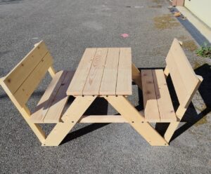 table pique nique enfant en bois naturel avec dossier d'assise